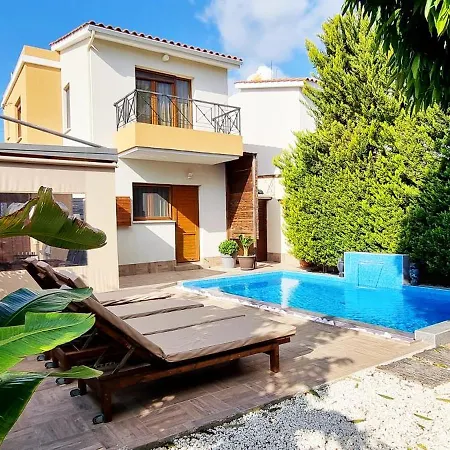 Shanti House Вилла Пафос