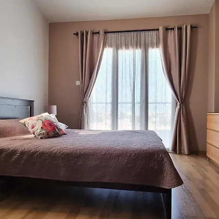 Shanti House Пафос