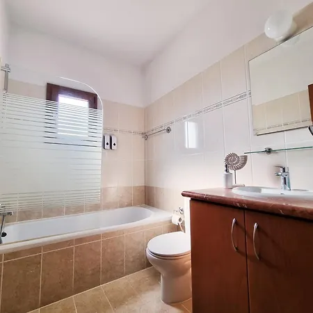 Villa Shanti House *